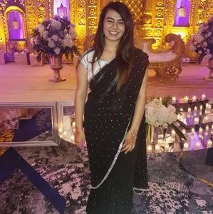 Meet your Posher, Alitiya